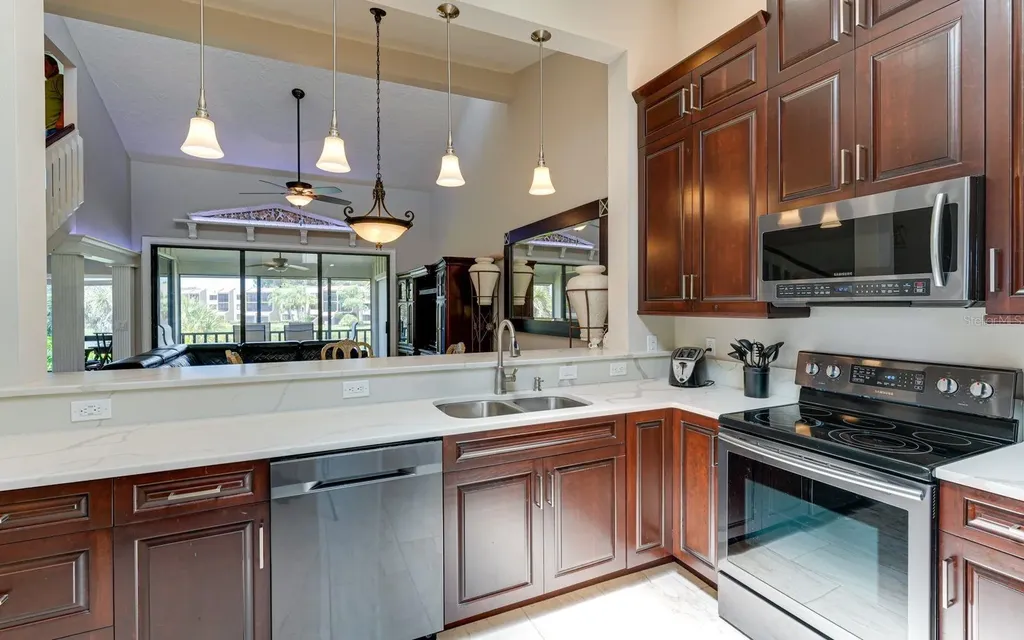5369 Lake Arrowhead Trail Sarasota FL 34231
