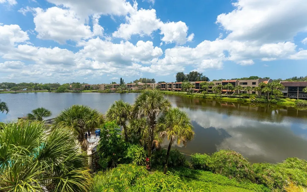 5369 Lake Arrowhead Trail Sarasota FL 34231
