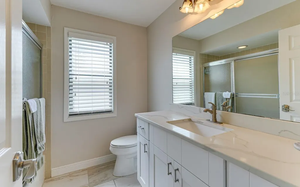 5369 Lake Arrowhead Trail Sarasota FL 34231