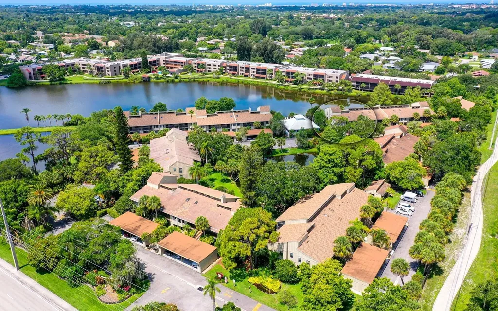 5369 Lake Arrowhead Trail Sarasota FL 34231
