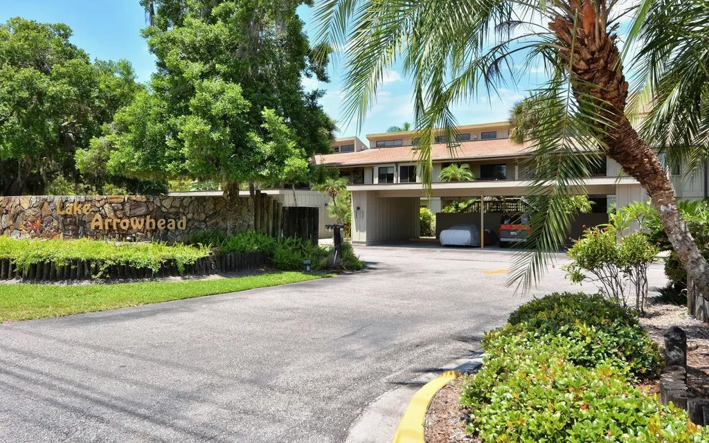 5369 Lake Arrowhead Trail Sarasota FL 34231