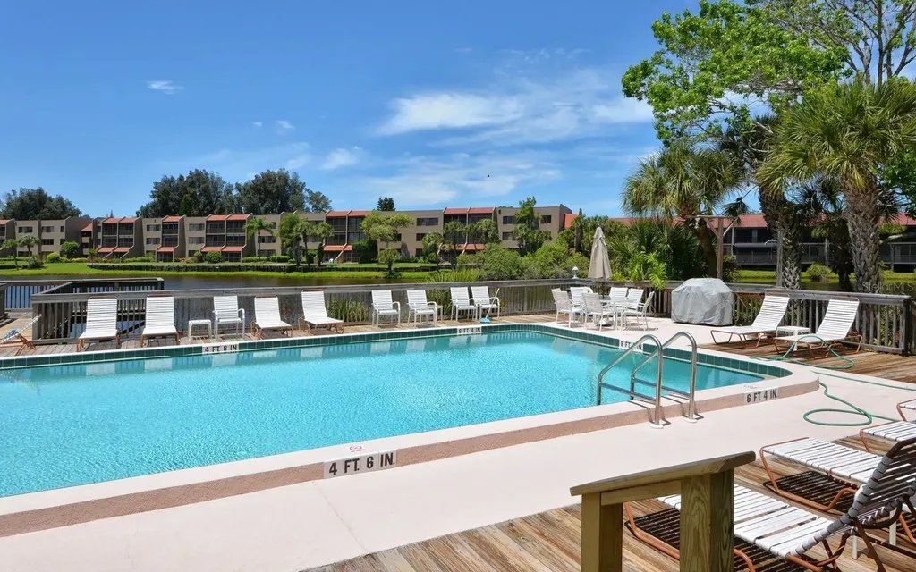 5369 Lake Arrowhead Trail Sarasota FL 34231