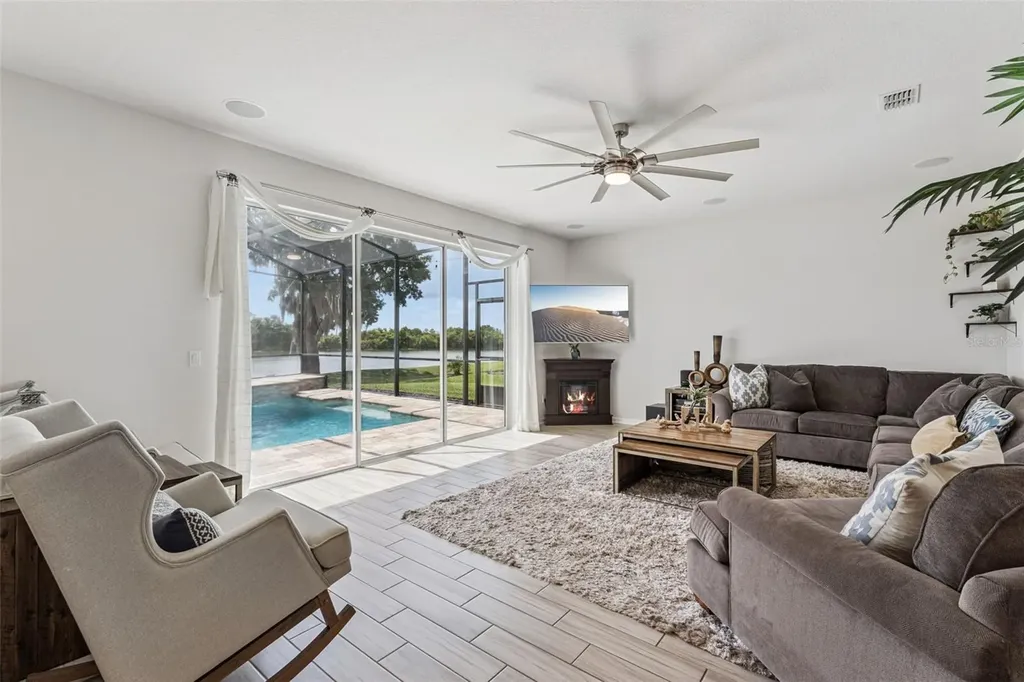 15196 Lake Claire Overlook Drive Winter Garden FL 34787