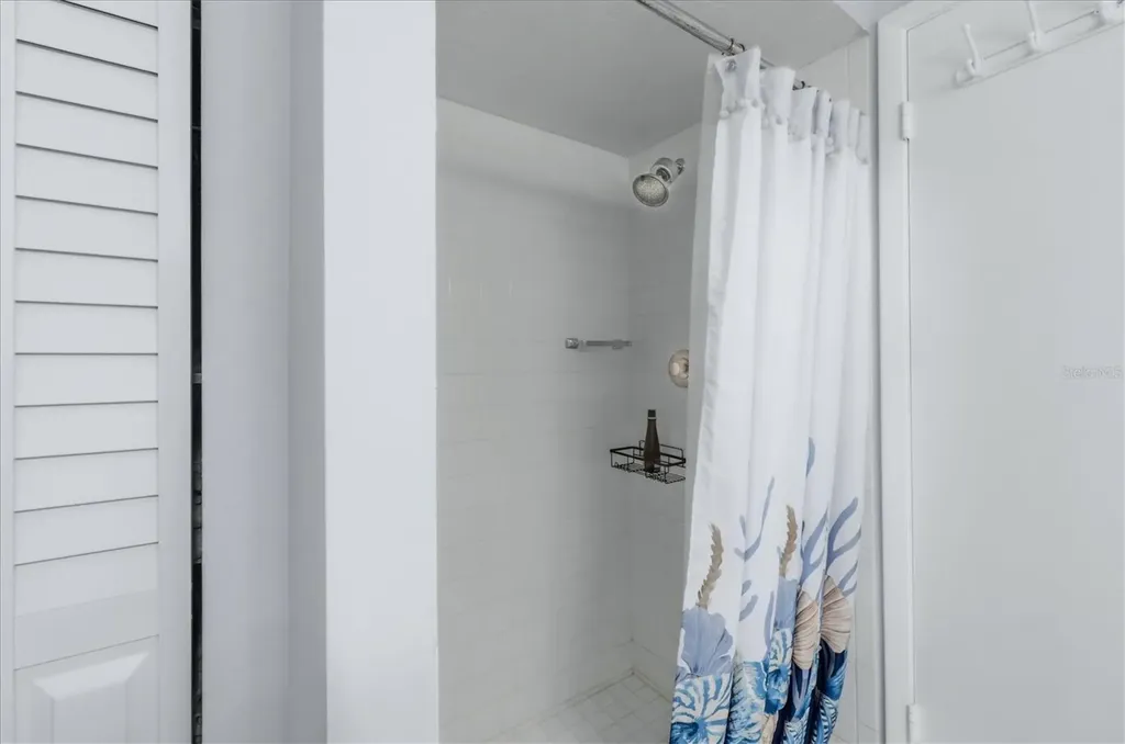 1333 Glen Oaks Drive E Sarasota FL 34232