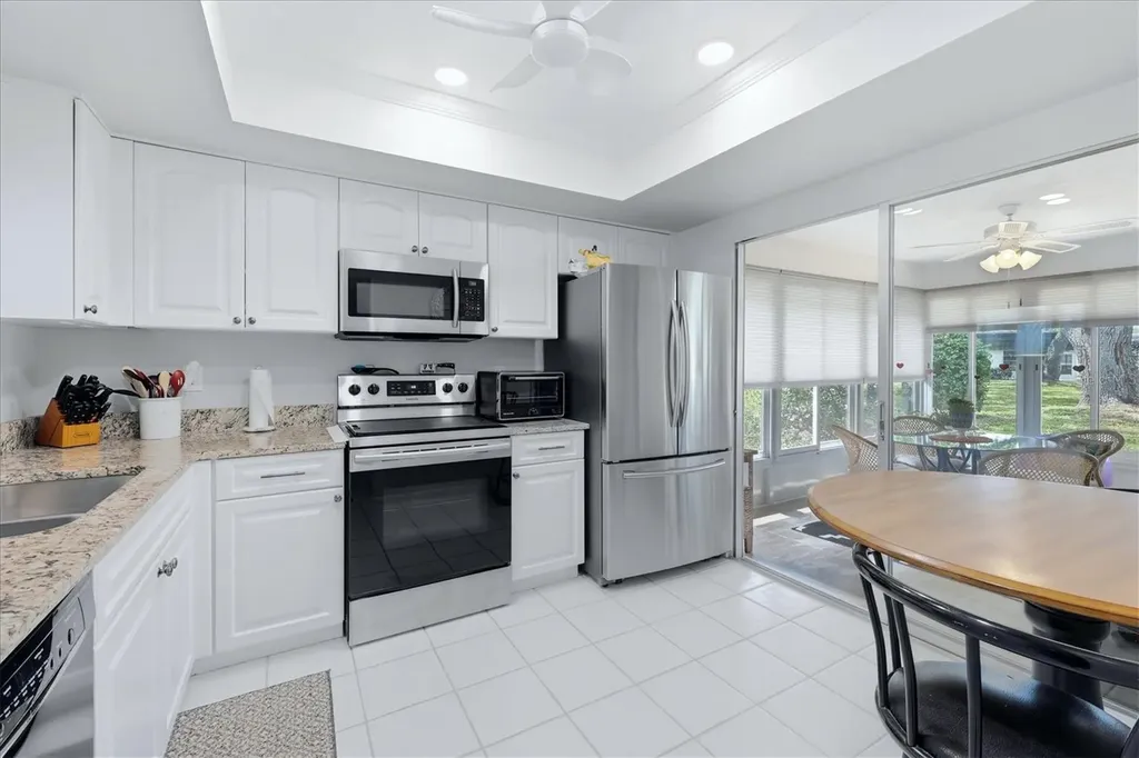 1333 Glen Oaks Drive E Sarasota FL 34232