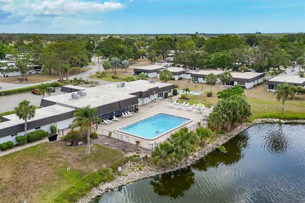 1333 Glen Oaks Drive E Sarasota FL 34232