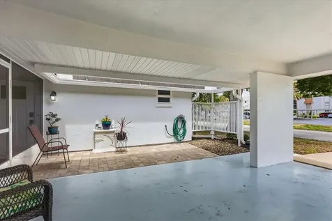 1333 Glen Oaks Drive E Sarasota FL 34232