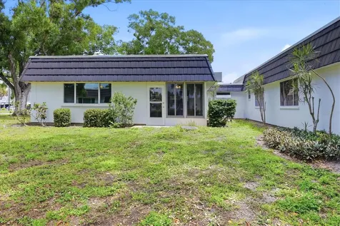 1333 Glen Oaks Drive E Sarasota FL 34232