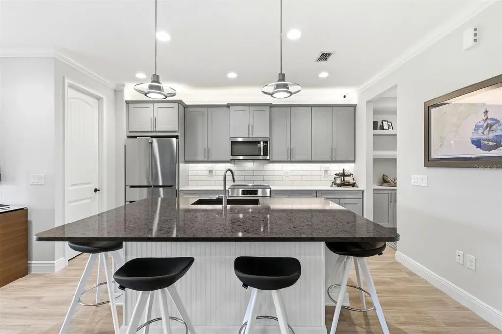 1004 Mango Court Oldsmar FL 34677
