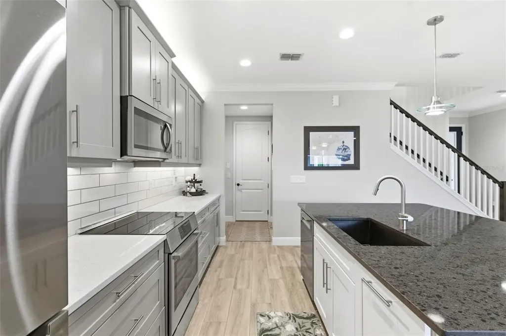 1004 Mango Court Oldsmar FL 34677