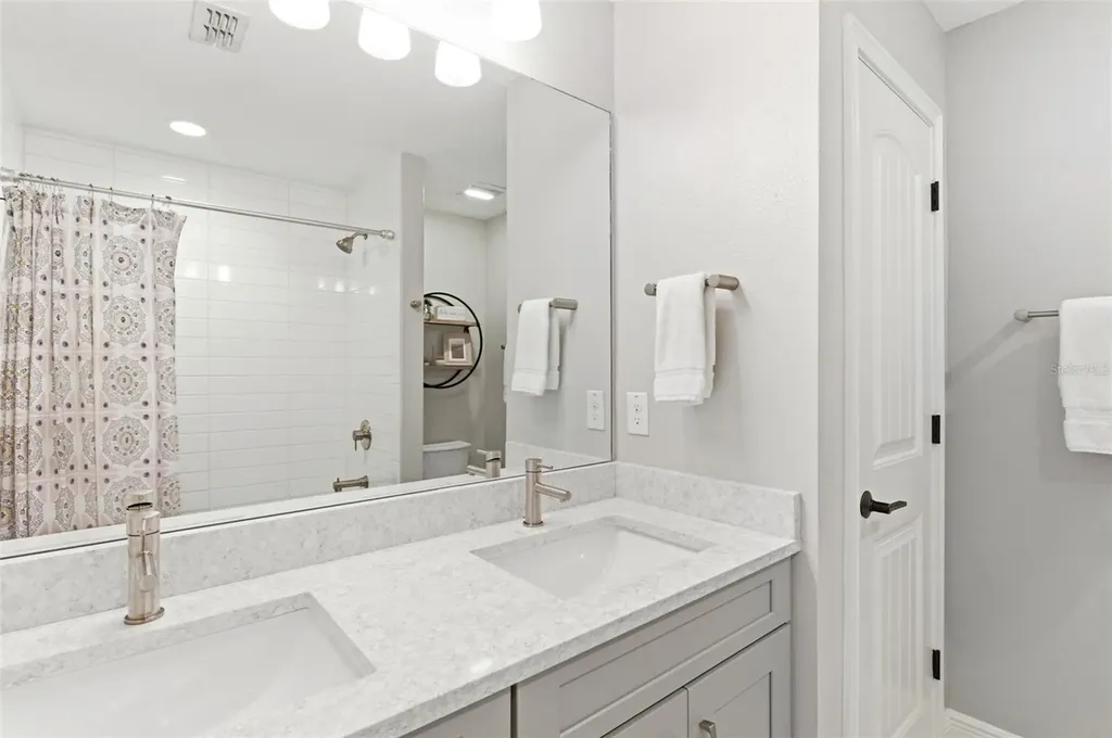 1004 Mango Court Oldsmar FL 34677