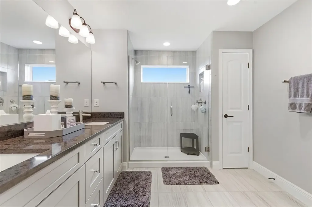 1004 Mango Court Oldsmar FL 34677