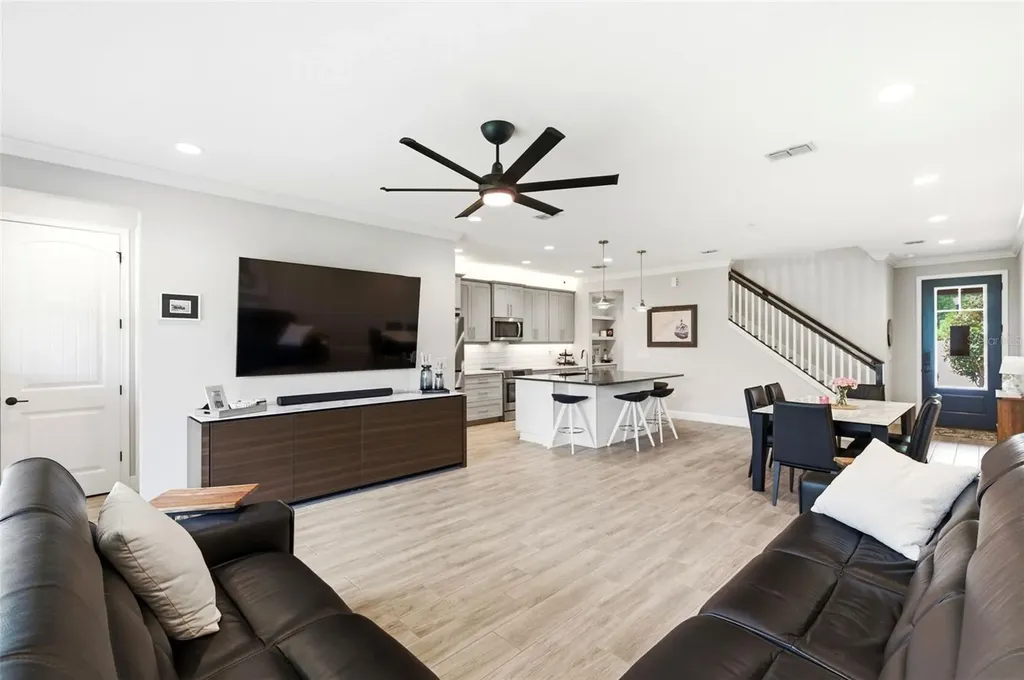1004 Mango Court Oldsmar FL 34677