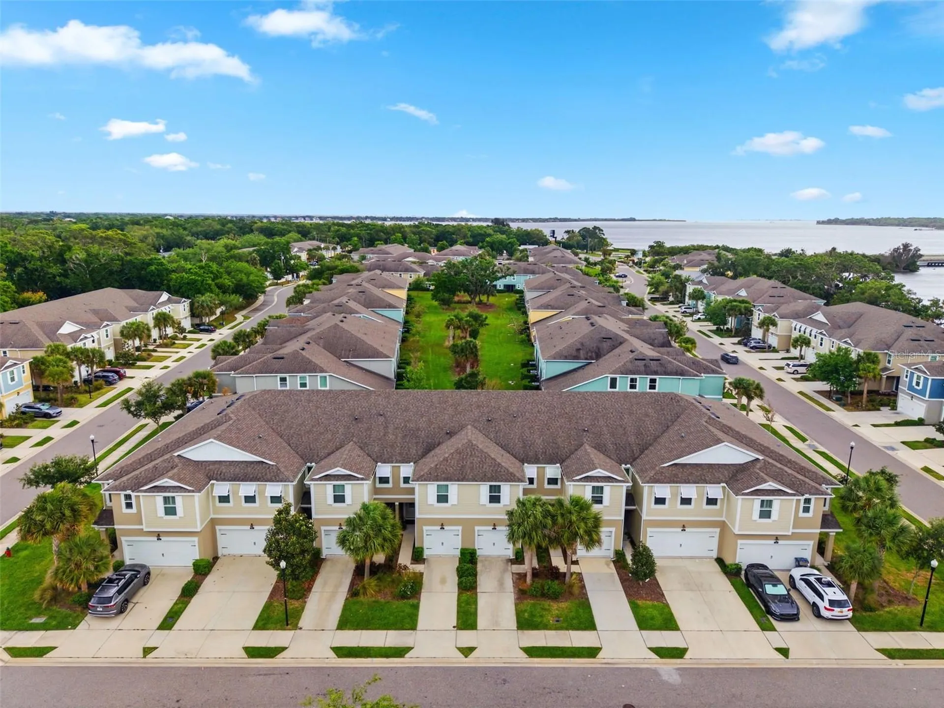 1004 Mango Court Oldsmar FL 34677
