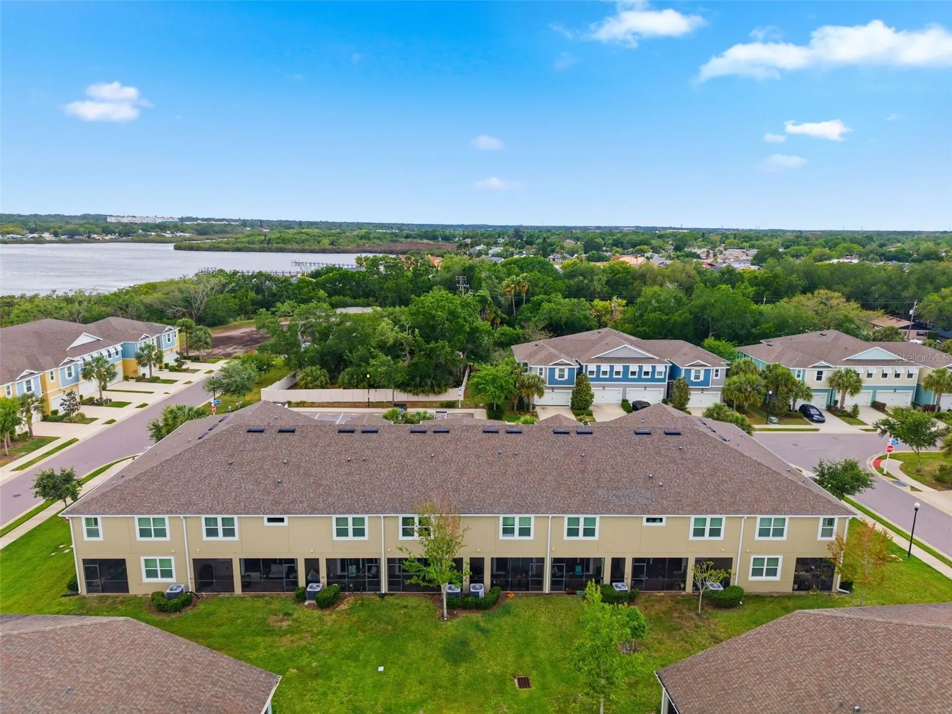 1004 Mango Court Oldsmar FL 34677