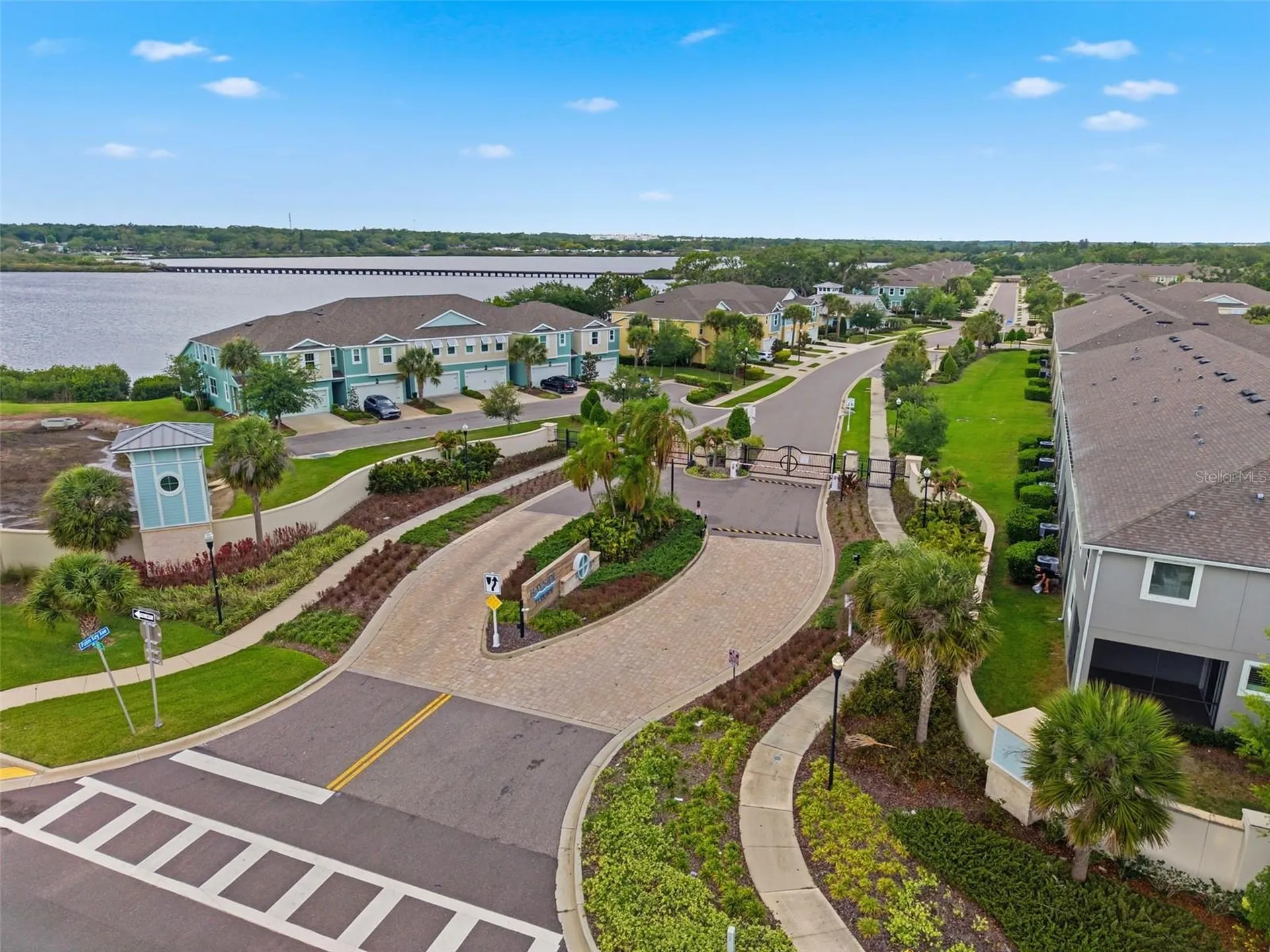 1004 Mango Court Oldsmar FL 34677