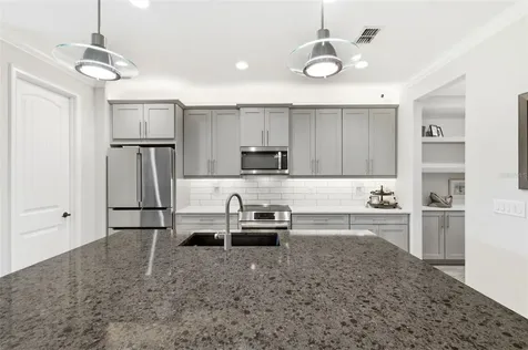 1004 Mango Court Oldsmar FL 34677