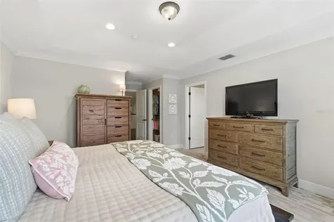 1004 Mango Court Oldsmar FL 34677