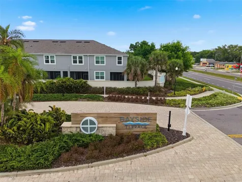 1004 Mango Court Oldsmar FL 34677