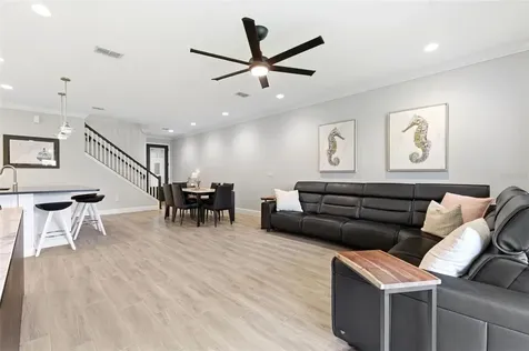1004 Mango Court Oldsmar FL 34677