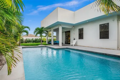 5351 Moeller Avenue Sarasota FL 34233