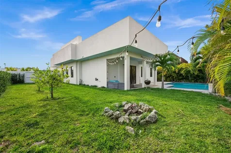 5351 Moeller Avenue Sarasota FL 34233