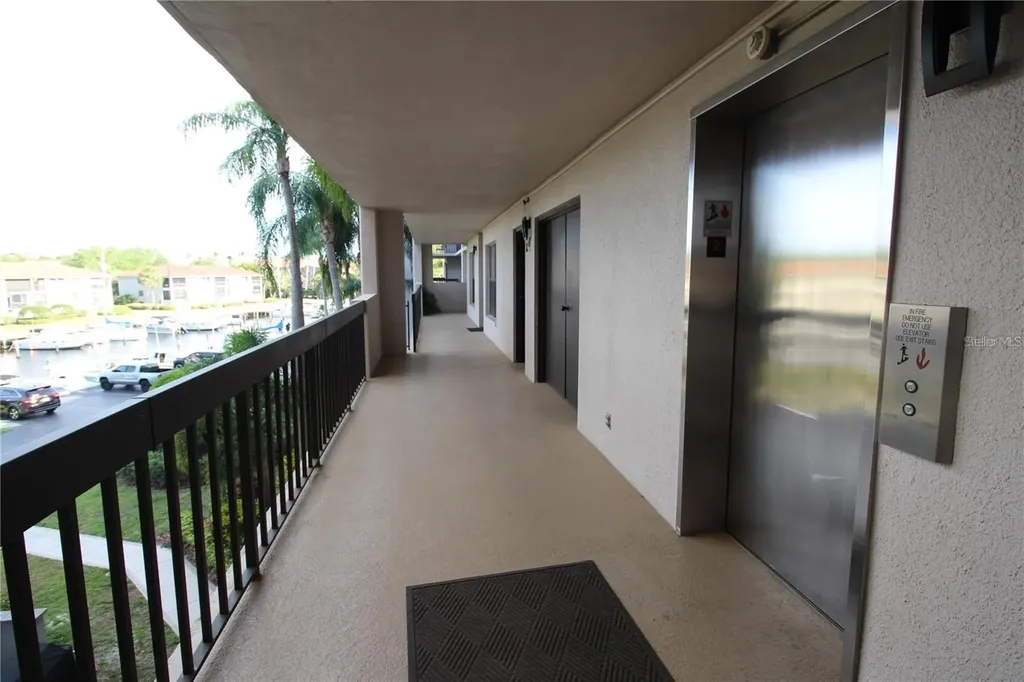 1806 Mariner Drive Tarpon Springs FL 34689