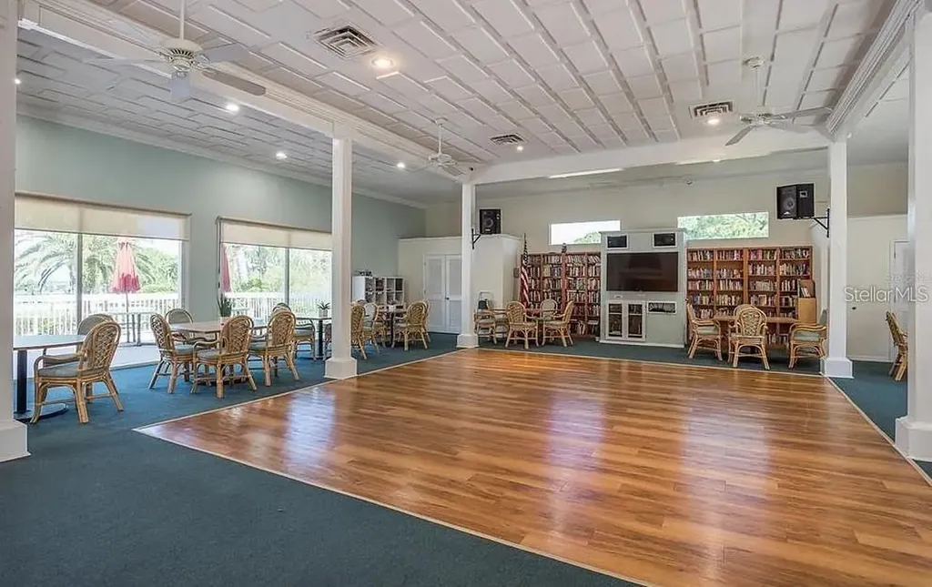 1806 Mariner Drive Tarpon Springs FL 34689