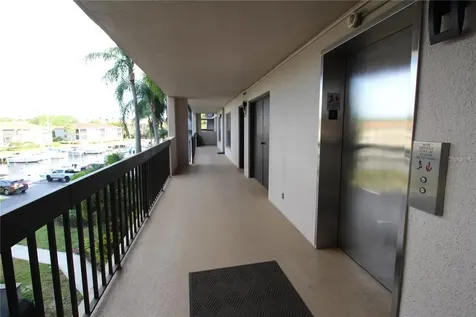 1806 Mariner Drive Tarpon Springs FL 34689