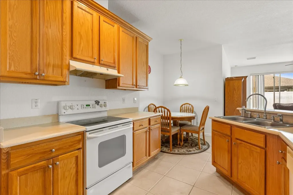 2979 White Cedar Circle Kissimmee FL 34741