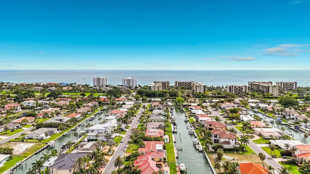 581 Yardarm Lane Longboat Key FL 34228