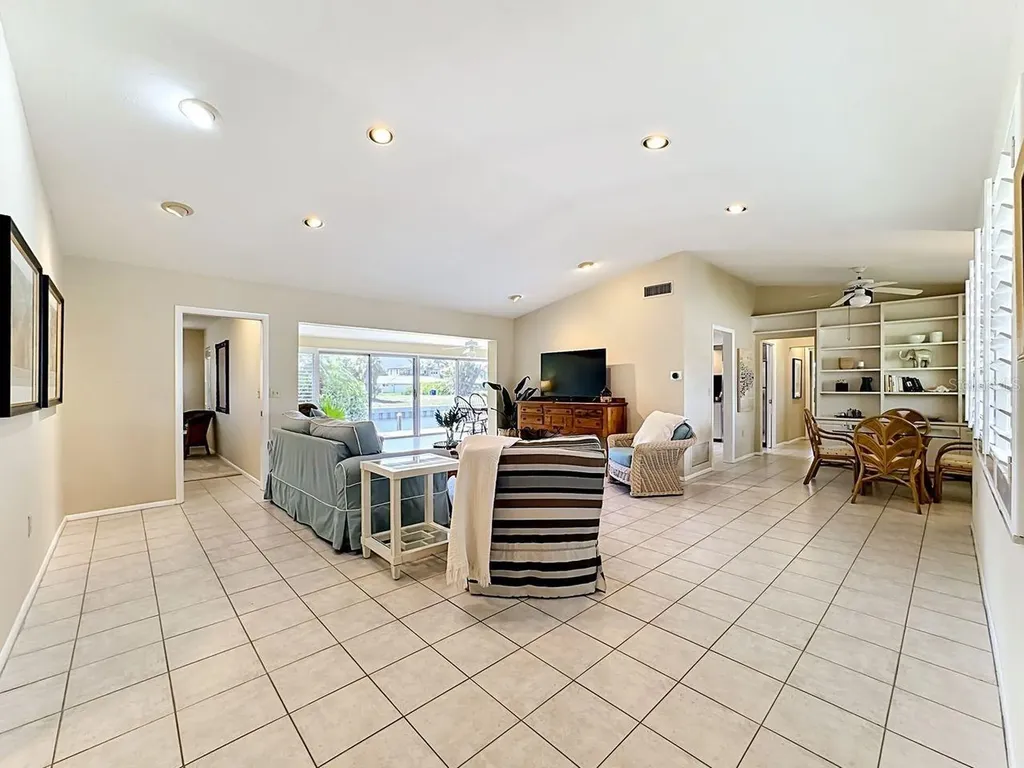 581 Yardarm Lane Longboat Key FL 34228