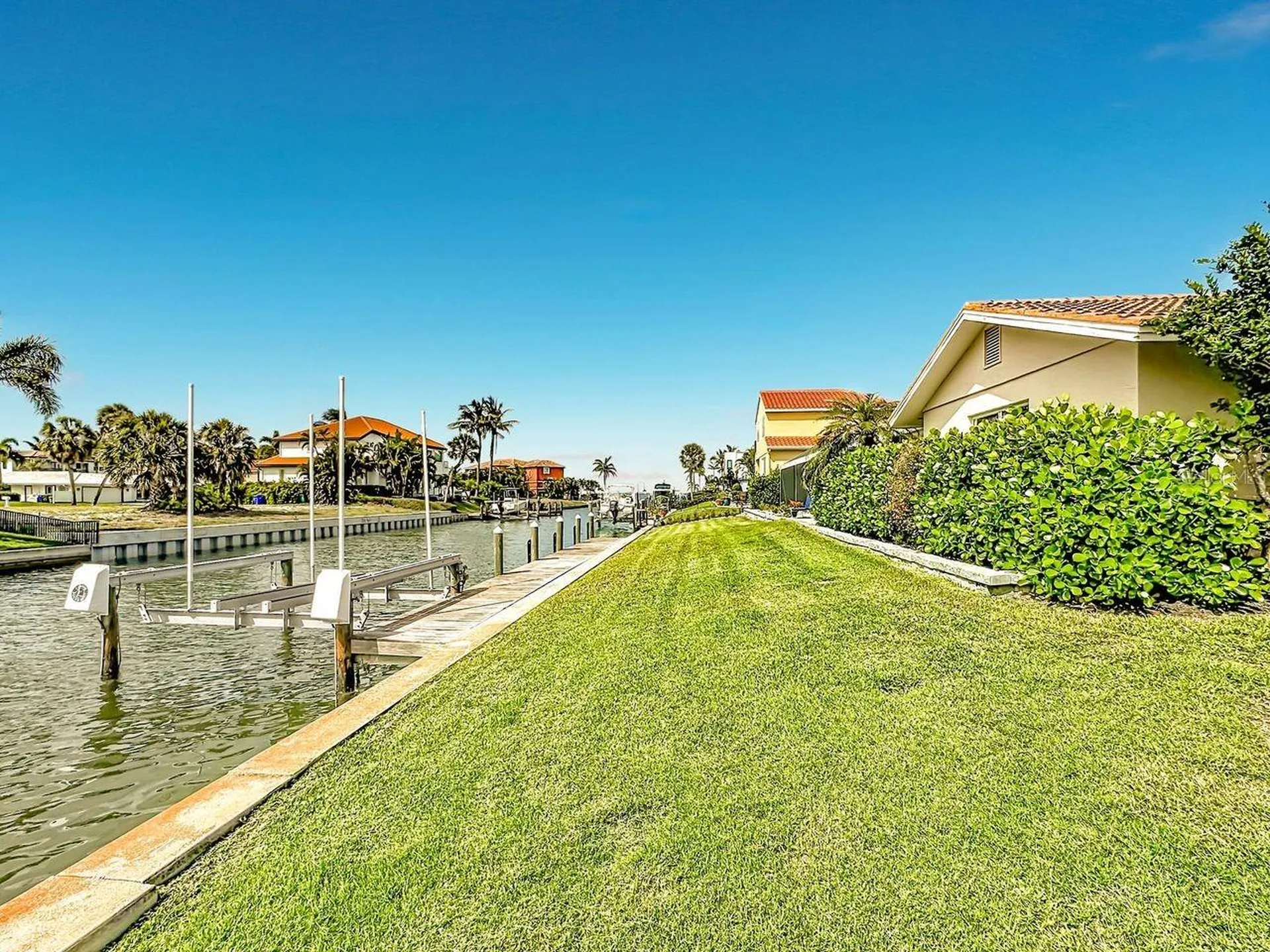 581 Yardarm Lane Longboat Key FL 34228