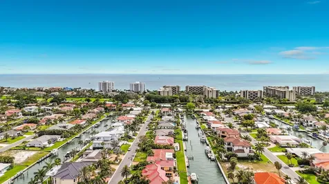581 Yardarm Lane Longboat Key FL 34228