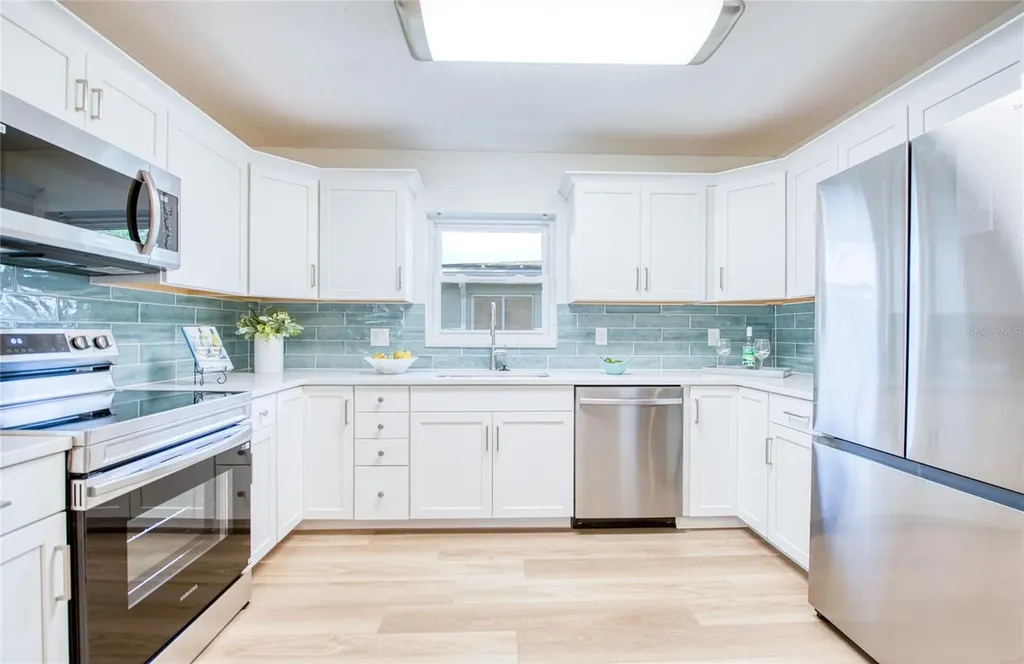 662 Villagrande Avenue S St Petersburg FL 33707