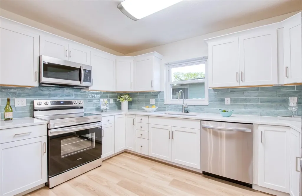 662 Villagrande Avenue S St Petersburg FL 33707