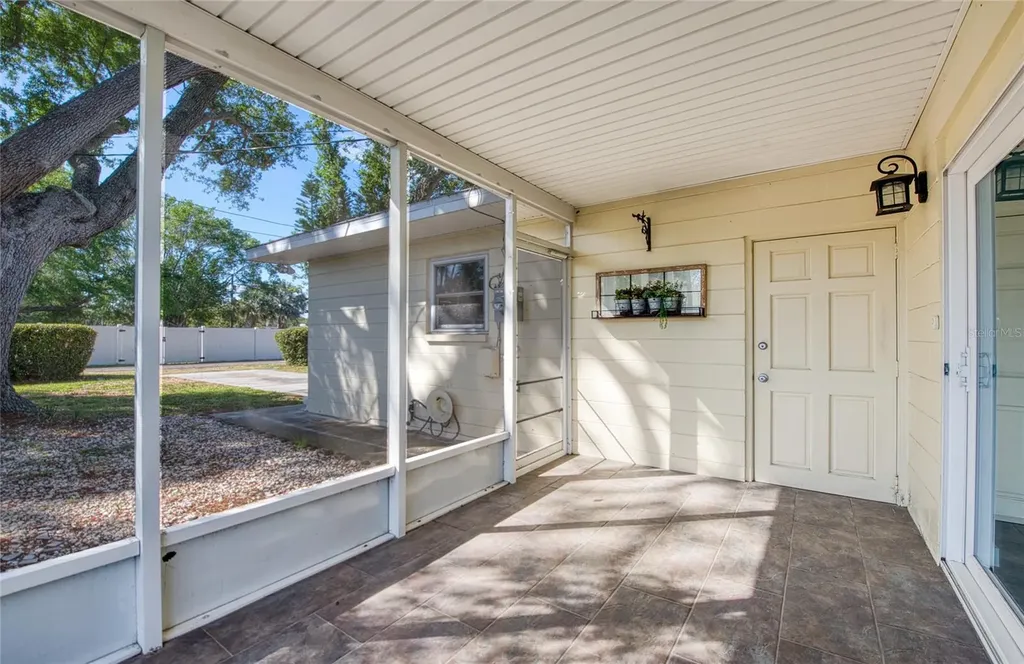 662 Villagrande Avenue S St Petersburg FL 33707