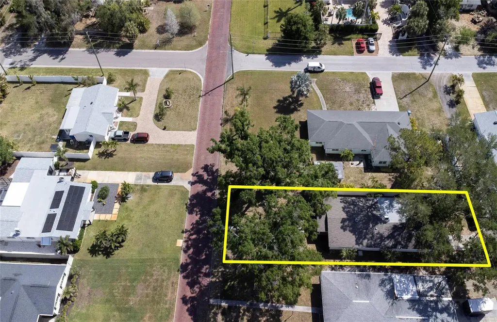 662 Villagrande Avenue S St Petersburg FL 33707