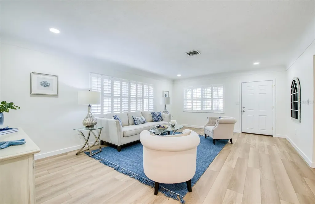662 Villagrande Avenue S St Petersburg FL 33707