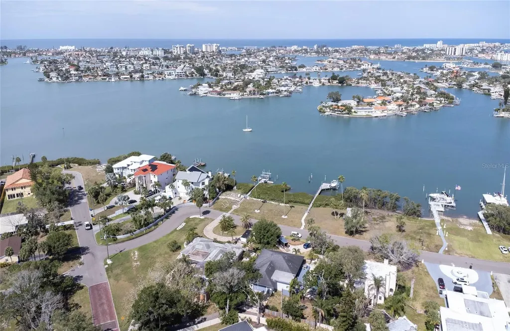 662 Villagrande Avenue S St Petersburg FL 33707