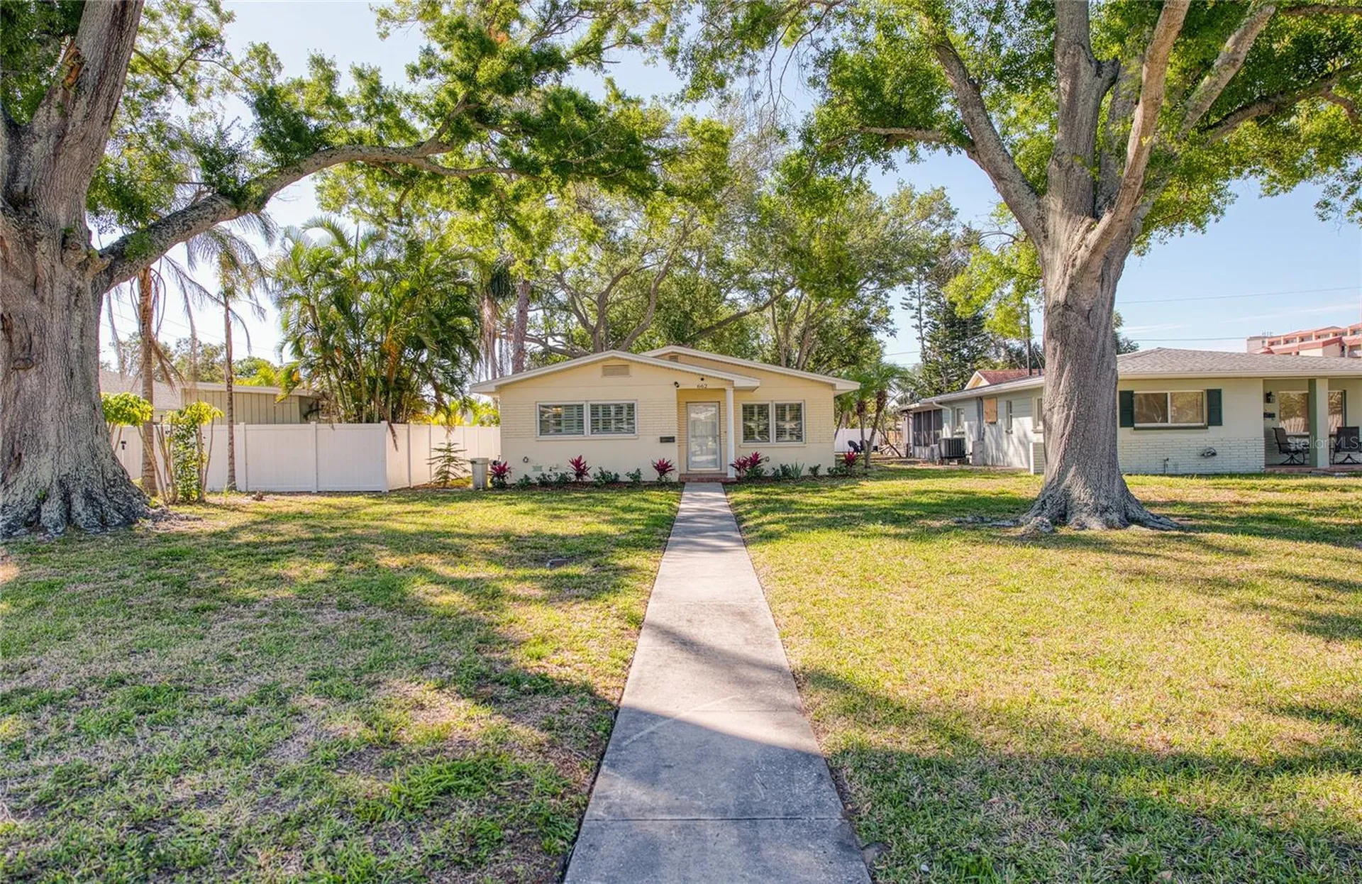662 Villagrande Avenue S St Petersburg FL 33707