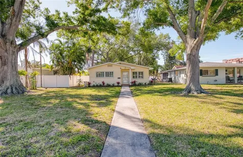 662 Villagrande Avenue S St Petersburg FL 33707
