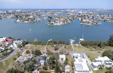 662 Villagrande Avenue S St Petersburg FL 33707