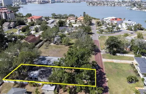 662 Villagrande Avenue S St Petersburg FL 33707