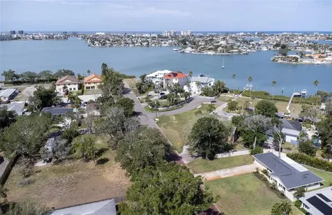 662 Villagrande Avenue S St Petersburg FL 33707