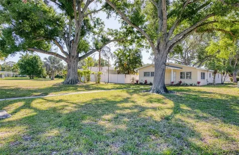 662 Villagrande Avenue S St Petersburg FL 33707
