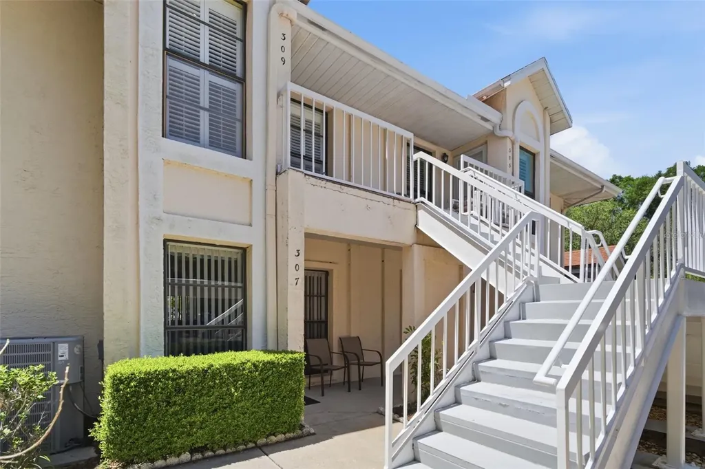 309 Knottwood Court Sun City Center FL 33573