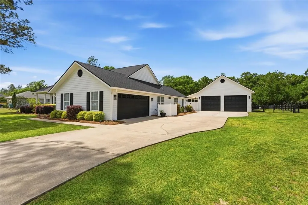 20744 NW 252nd Street High Springs FL 32643