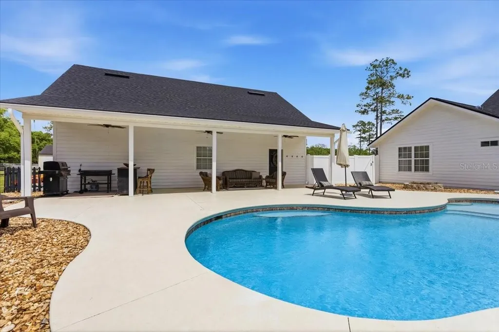 20744 NW 252nd Street High Springs FL 32643