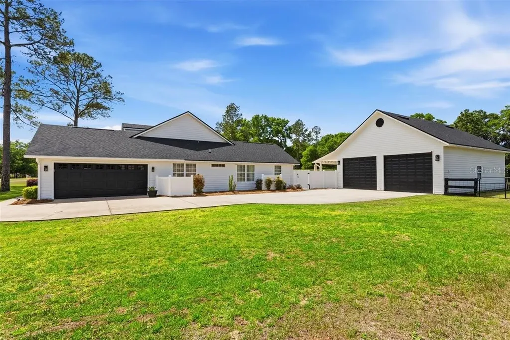 20744 NW 252nd Street High Springs FL 32643